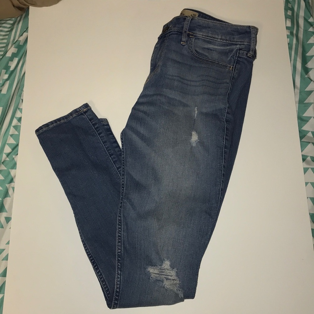 Hollister lightly ripped and light wash jeans